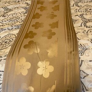 Elegant Floral Patterned scarf